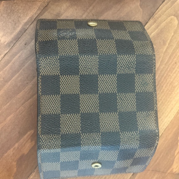 LV 6 Keyholder - Picture 7 of 8